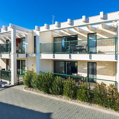 Queen Beach Apartments Nin Exteriér fotografie