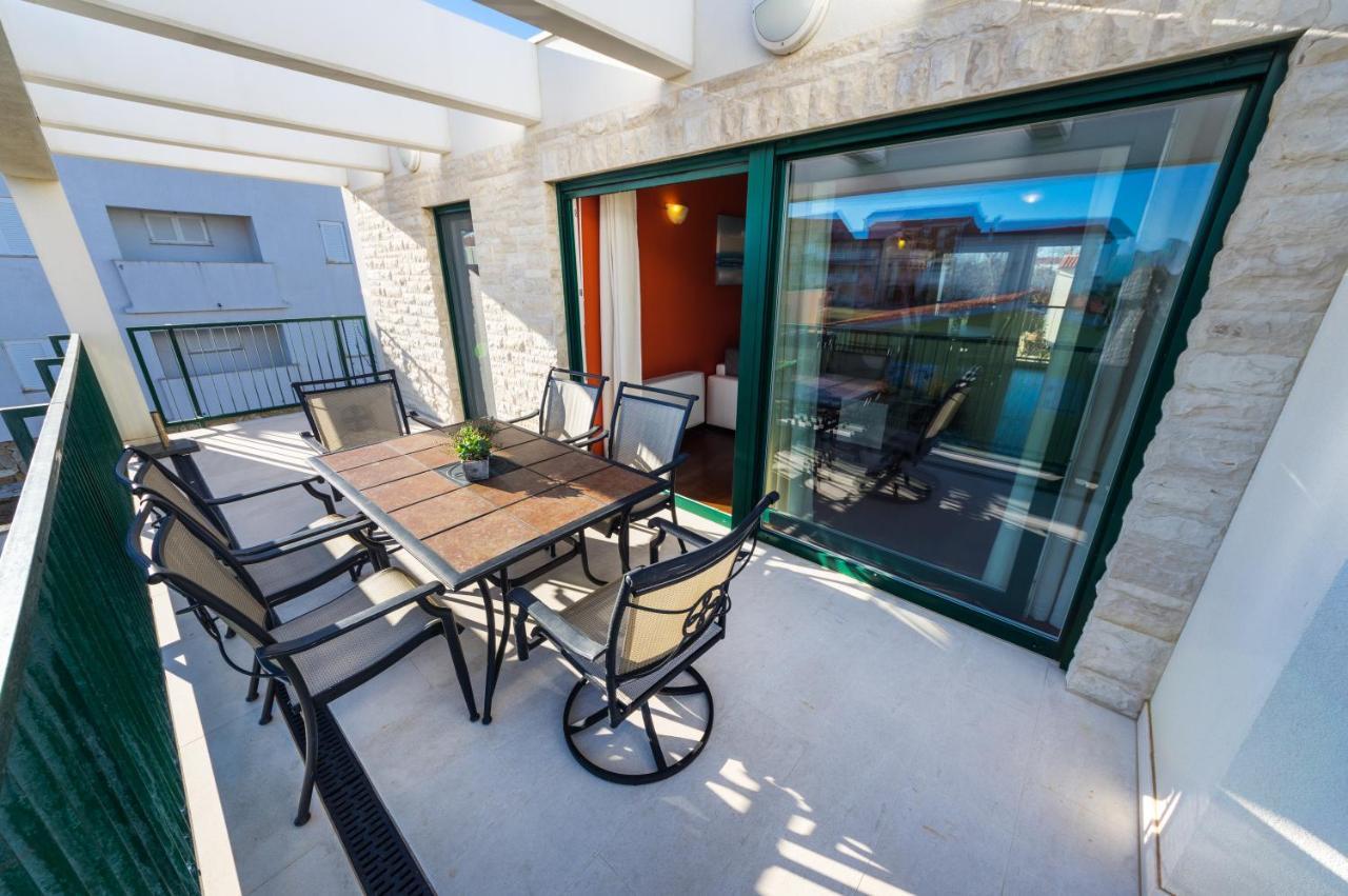 Queen Beach Apartments Nin Exteriér fotografie
