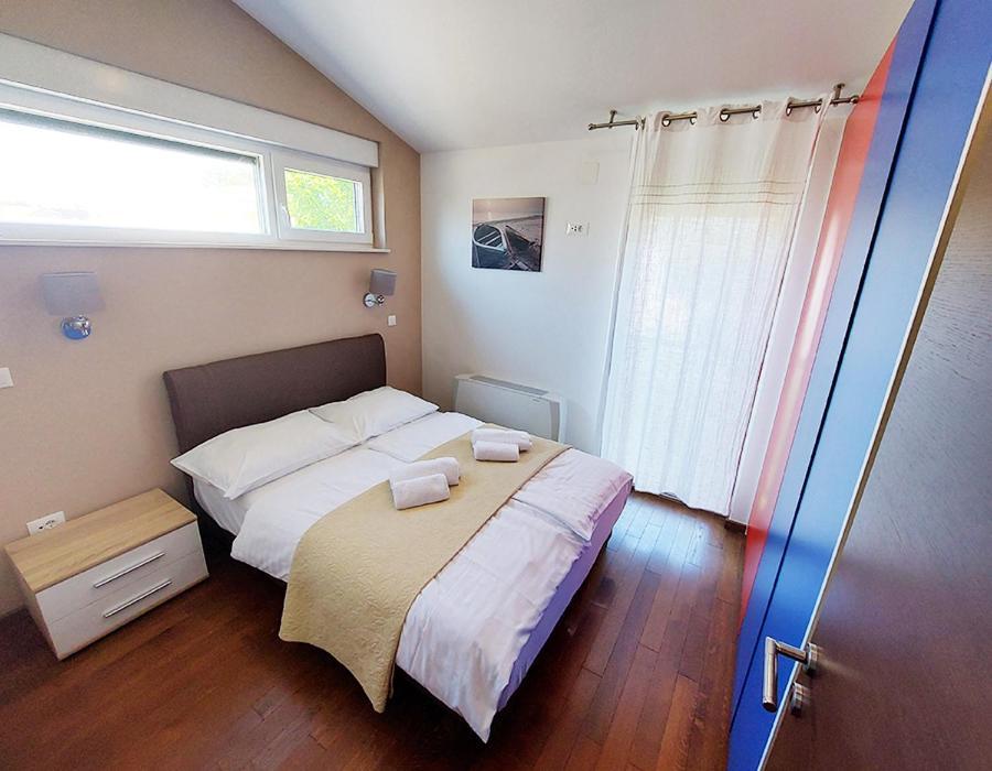 Queen Beach Apartments Nin Exteriér fotografie