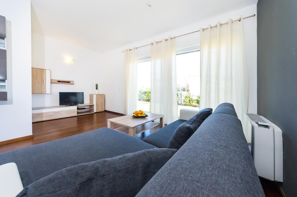 Queen Beach Apartments Nin Exteriér fotografie